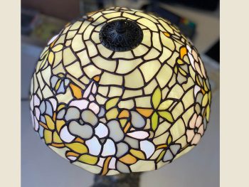 Panselute Ivoire Tiffany Lamp